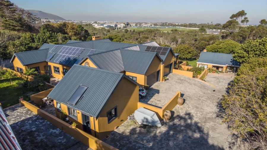 9 Bedroom Property for Sale in Onrus Western Cape